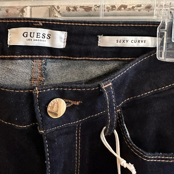 NWT Guess Sexy Curve Skinny Jeans - Picture 2 of 5